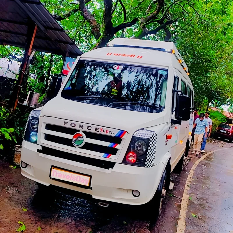 Trekking transport service to forts from Pune